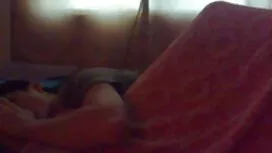 Poilu mec secoue sa  ...