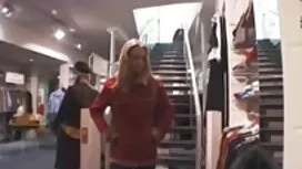 Chienne baisée dans  ...