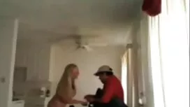 Une fille sexy aux g ...