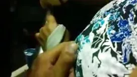 Deux filles sexy ont ...