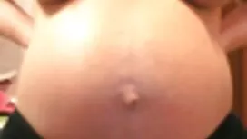 Busty Lilian joue av ...